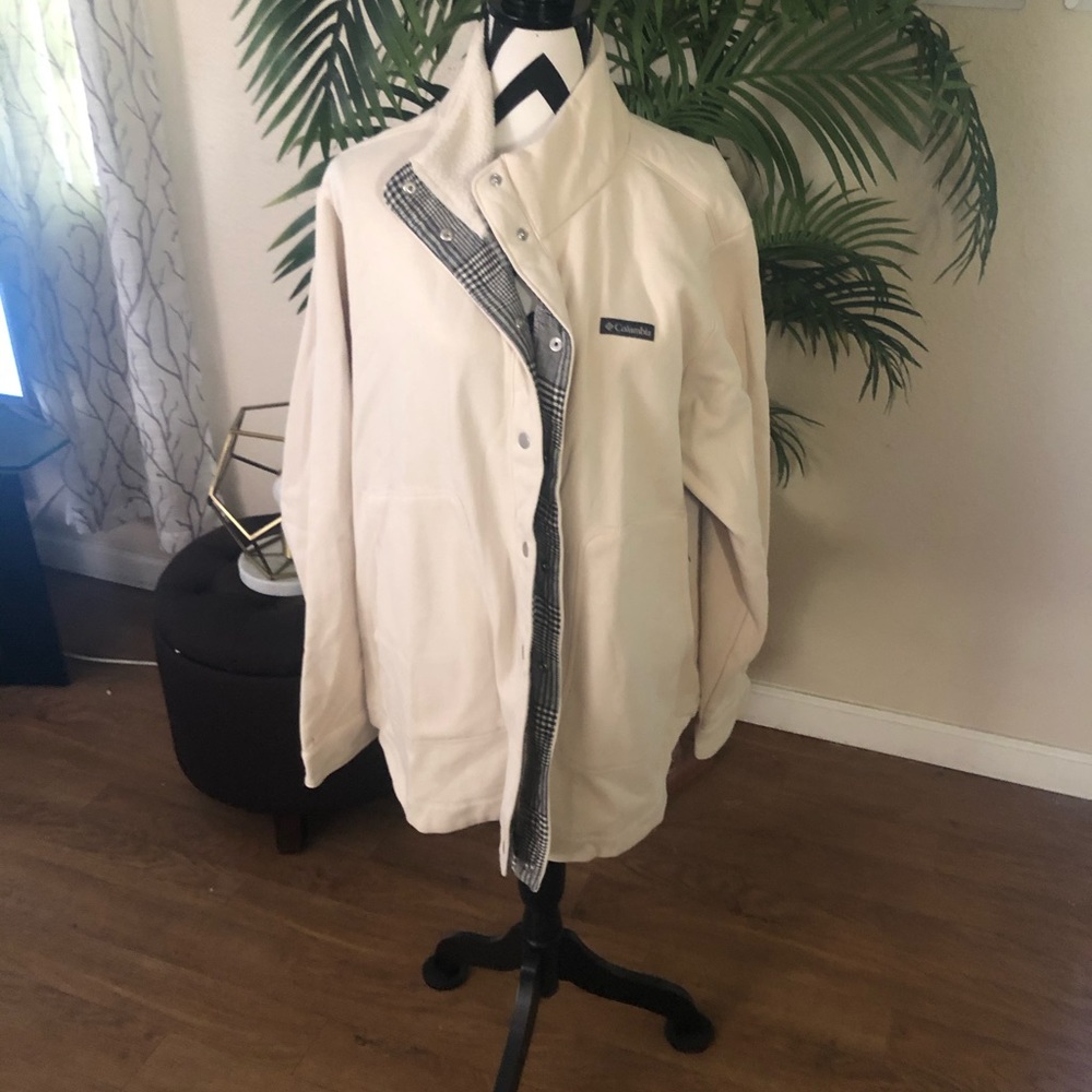 Columbia white sweater